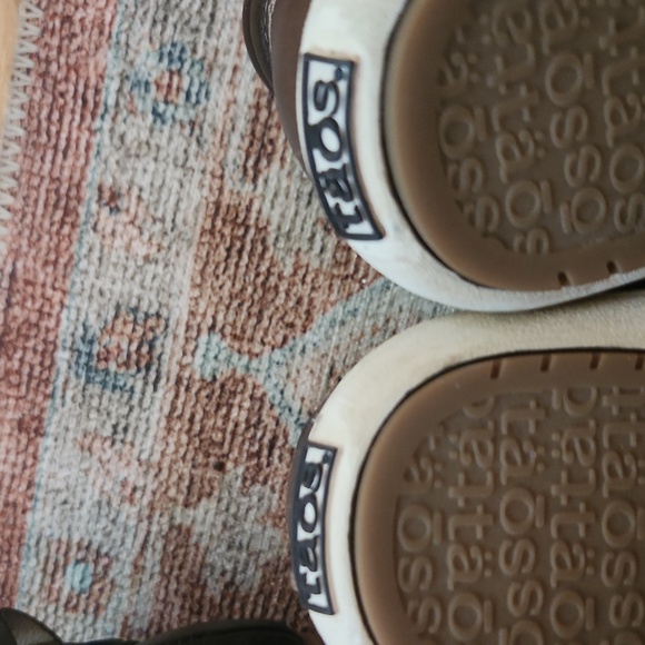 Woman’s size 10 TAOS leather high top sneaker in Brown - Picture 4 of 4